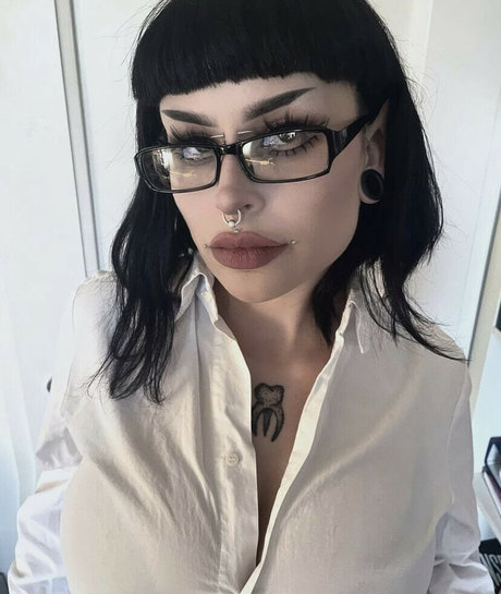 vyrkolaka xxx actress archive