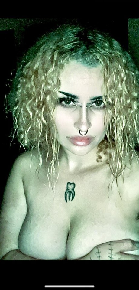 vyrkolaka model nudes images