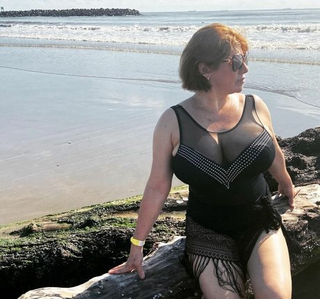 Normii model naked archive