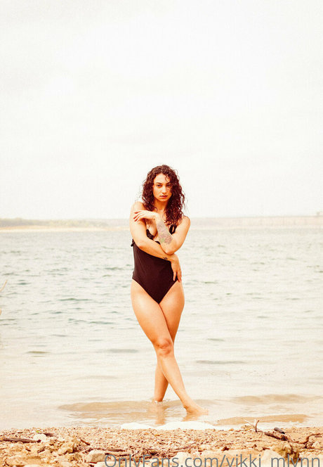 Vikki Mlynn pornstar pretty picture