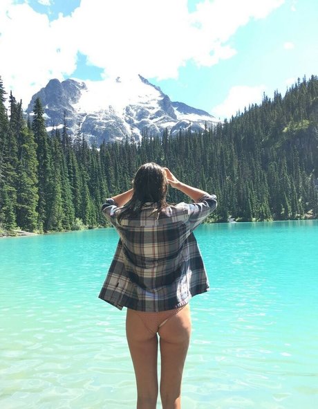 Serinda Swan xxx actress pic