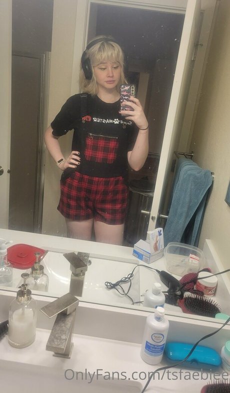 Tsfaebiee pornstar erotic pic