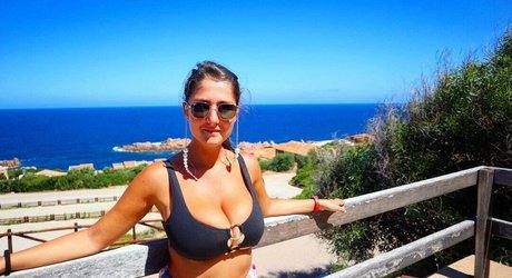 __mianina free actress pics