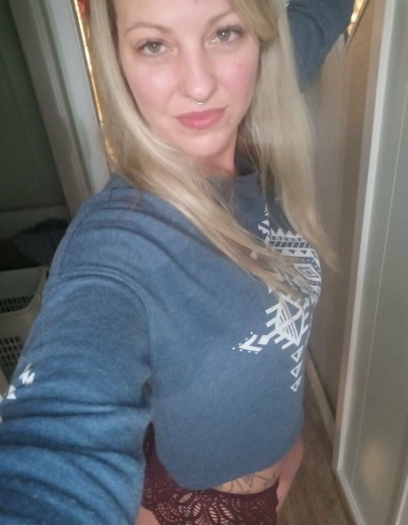 blonde honey22 erotic model galleries