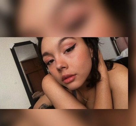 littlelolim naked pornstar image