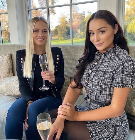 Coco Lodge perfect pornstar img