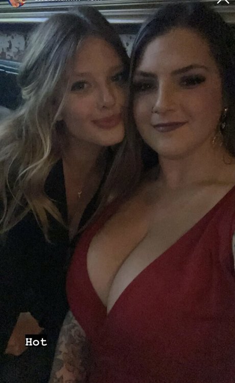 Chelsea Hammill star porn images