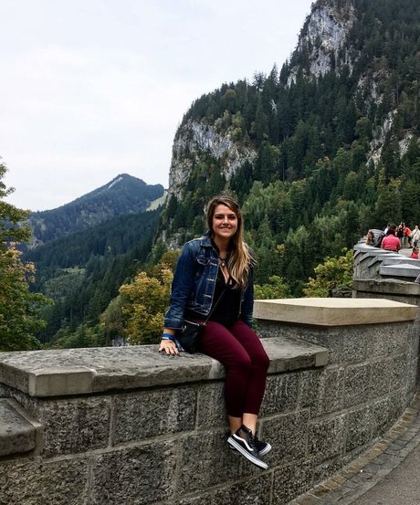 Chelsea Hammill star exclusive pics