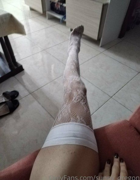 sunny oregon star naked picture