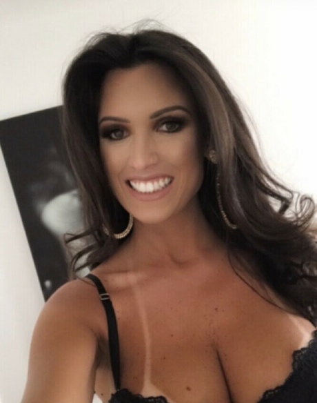 Carine Ribeiro pretty star pics