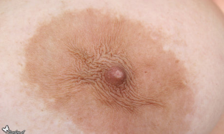 Eden Mor model naked photos