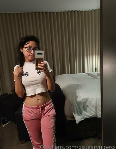 xsugarvulpesx hot actress photos