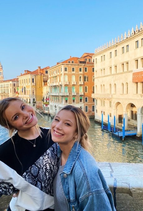 Leah Booth star erotic img