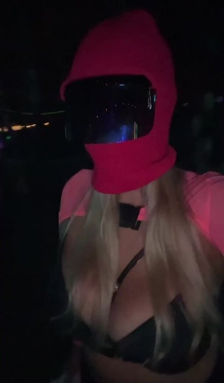 scorpio milk naked star pics