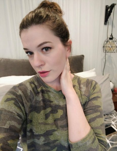 callaq beautiful actress galleries