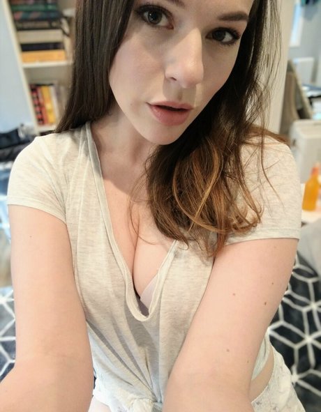 callaq adult model gallery