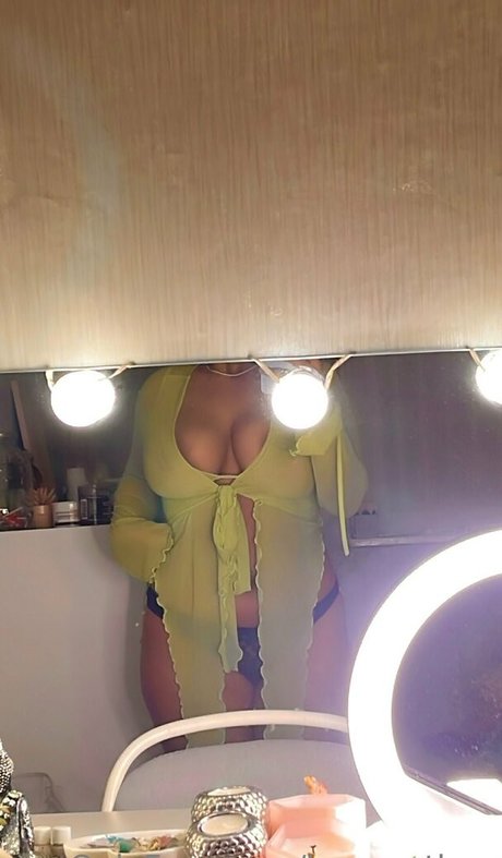 Keanna Theo art star photos