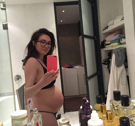 Carice Van Houten sex model pictures