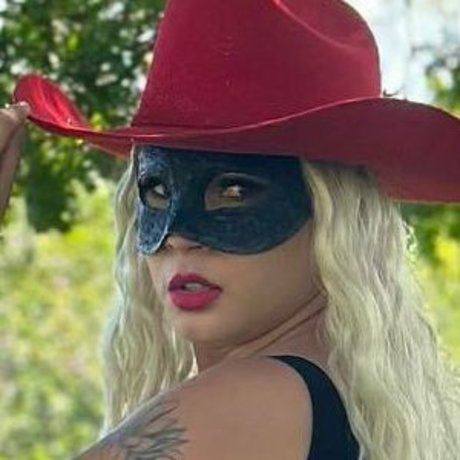Mascarada exclusive pornstar img