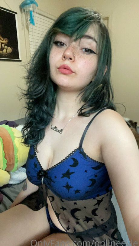 onlineevie pretty actress image