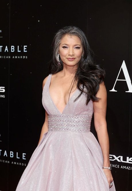 Kelly Hu free star pic