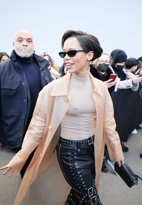 Taylor Russell model perfect photos