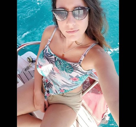 Hadar Simon pornographic model photo