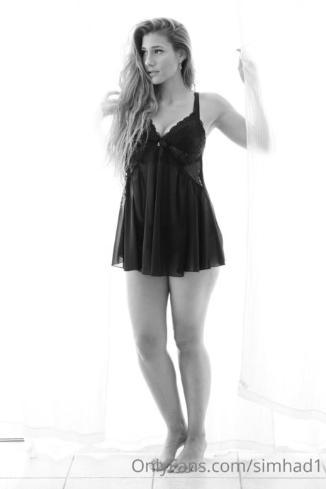 Hadar Simon perfect star photo