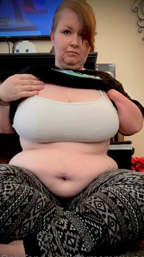 shymommy nextdoor model img