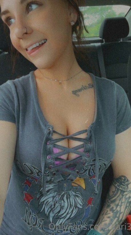 Kari3 model porn photo