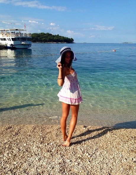 Foxy Di sexy model pictures