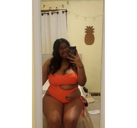 lilpineapple16 model exclusive photos