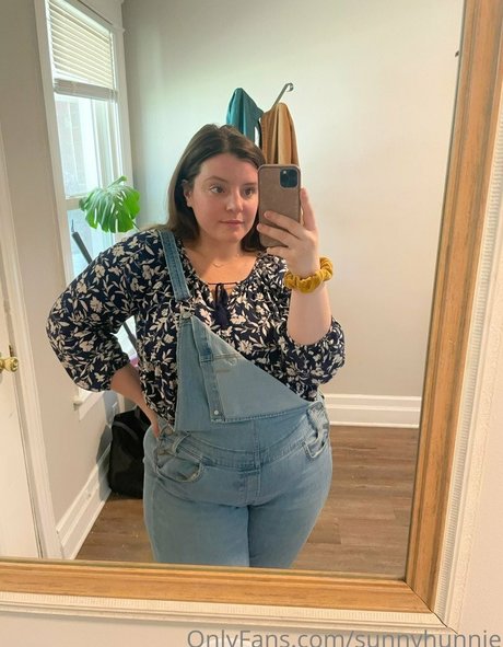 Sunnyhunnie perfect pornstar photos