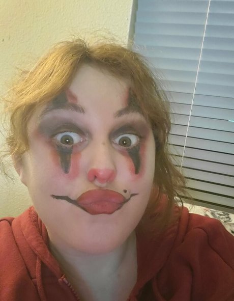 clowndivax exclusive model pic