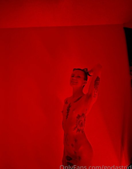 onlyfaery pretty model images