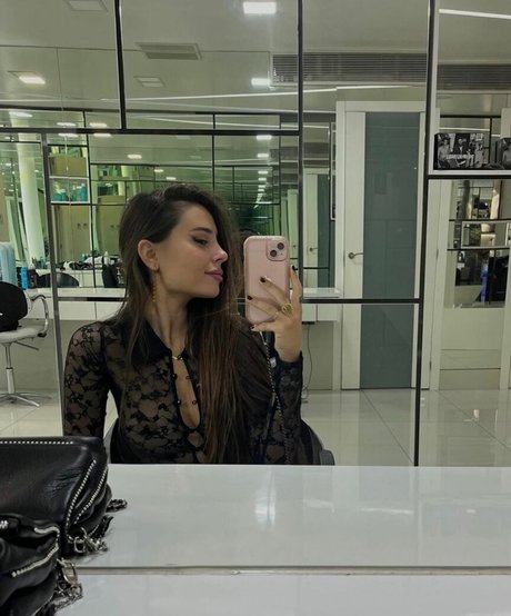 paulagarxia model perfect photo