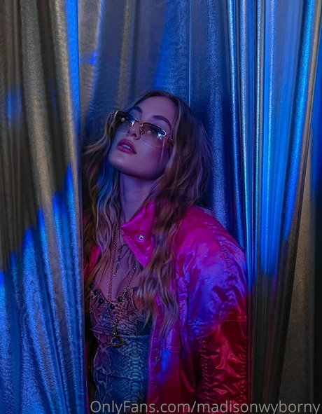 madisonwyborny sexy model picture