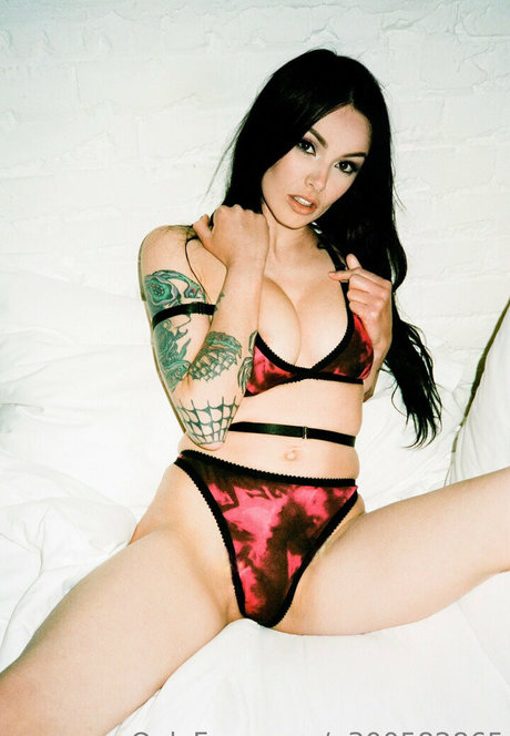 vikkiblowsie2 pretty actress archive