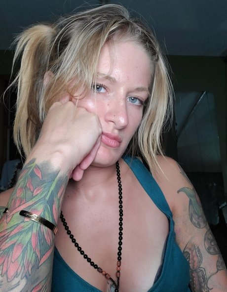 mikaylarainesfans pornstar nude pic