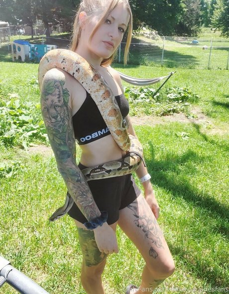 mikaylarainesfans model perfect pics