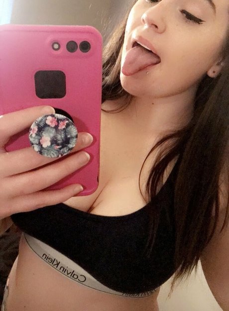 clairexo model top image