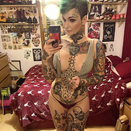 Hettiecakes star naked image