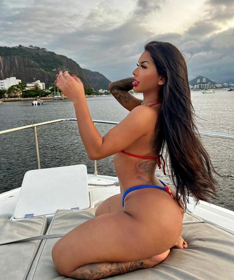 Clara Batista star pretty photos