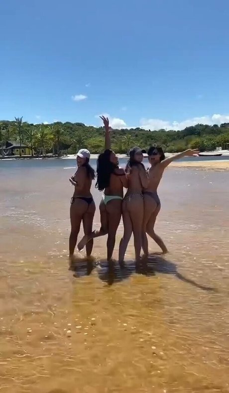 Mariana Nery star top images