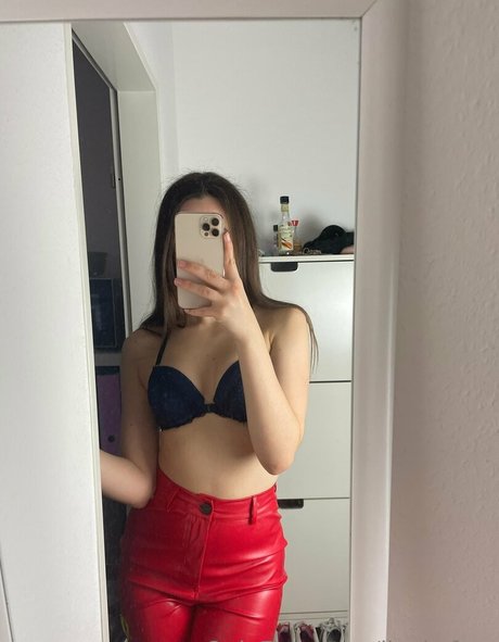 liyah free hot model pics