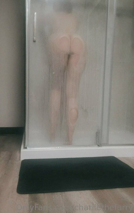 charliethefurry star nude photo