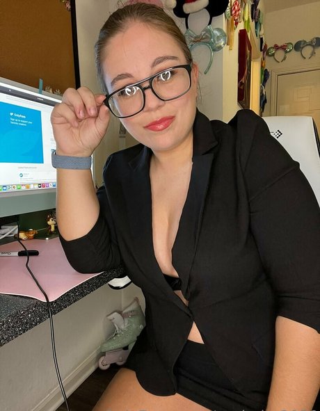 assbabe2020 beautiful star image