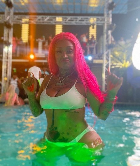 Donna Lombardi hot actress image