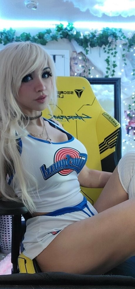 Leighbunbun model nudes photo