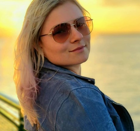 Asiri Ocean nude pornstar img